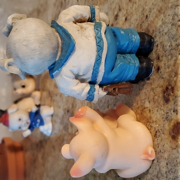 Vintage ceramic porcelain piglet figurines - Picture 16 of 17